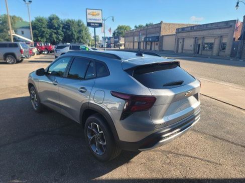 New 2025 Chevrolet Trax LT w/ Driver Confidence Package image 5