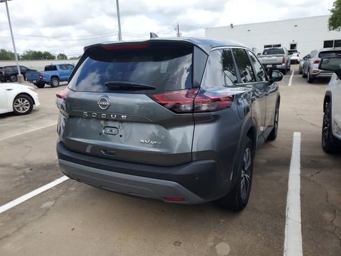 Used 2023 Nissan Rogue SV image 5