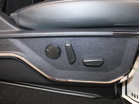 Used 2024 Ford F350 Lariat w/ Sport Appearance Package AWD/4WD image 37