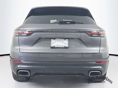 Used 2023 Porsche Cayenne AWD/4WD image 6