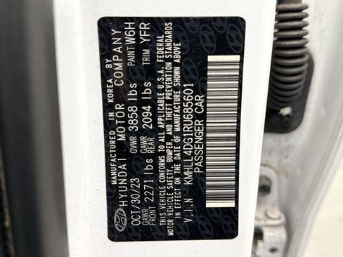 Used 2024 Hyundai Elantra SE FWD image 11