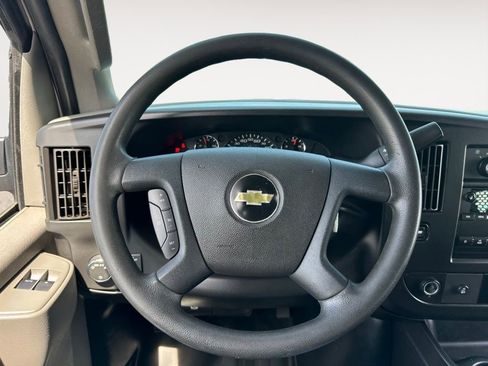 Used 2018 Chevrolet Express 2500 w/ Driver Convenience Package RWD image 27