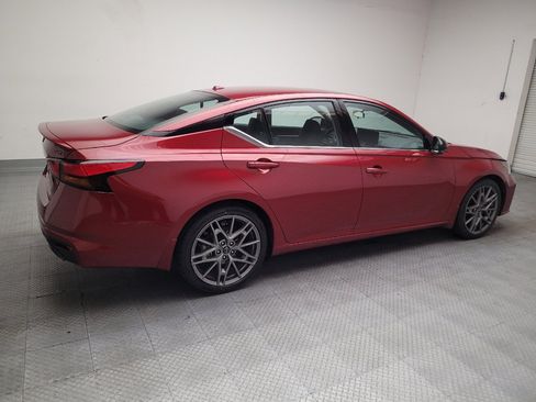 Used 2024 Nissan Altima 2.0 SR FWD image 10