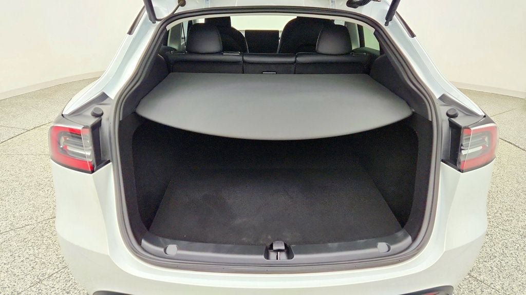 Used 2024 Tesla Model Y Performance AWD/4WD image 27
