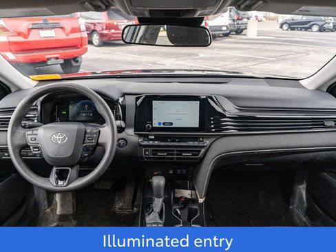 Used 2025 Toyota Camry LE image 15