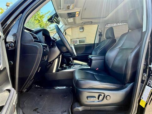 Used 2022 Toyota 4Runner Limited AWD/4WD image 19