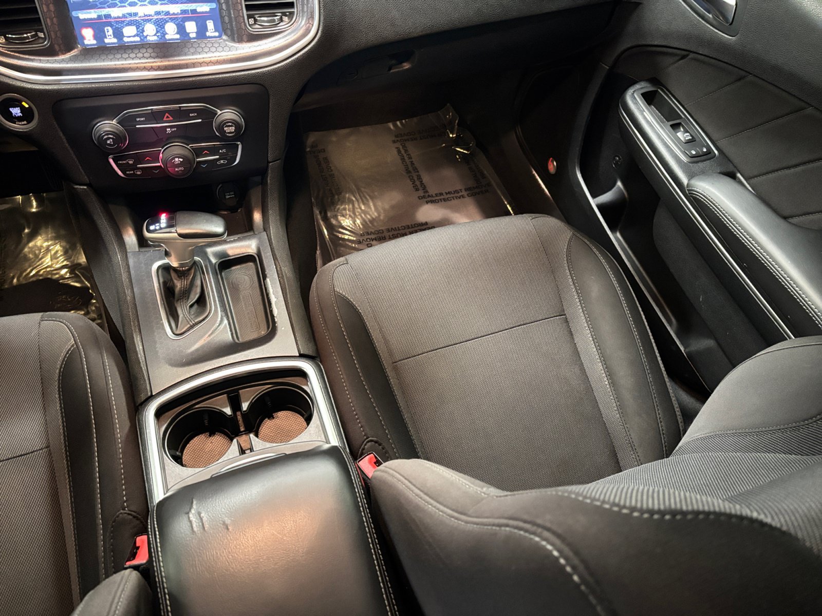 Used 2015 Dodge Charger SXT RWD image 16