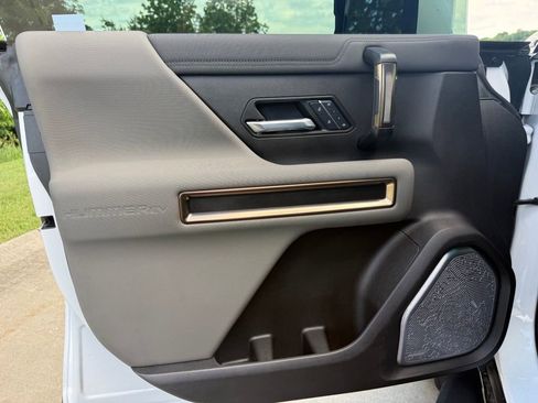 Used 2025 GMC Hummer EV 3X AWD/4WD image 26