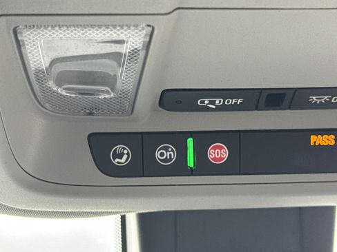 Used 2024 GMC Terrain SLT image 16