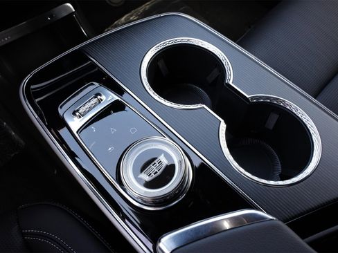 New 2025 Cadillac Lyriq Luxury image 16