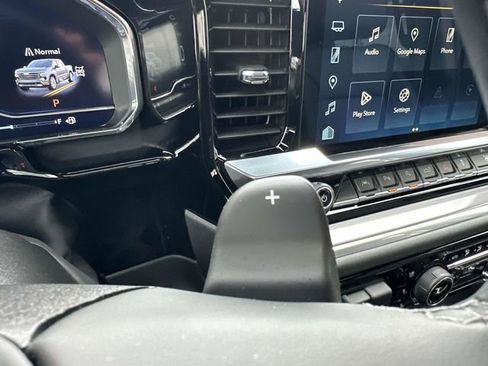 Used 2025 Chevrolet Silverado 1500 High Country w/ High Country Premium Package AWD/4WD image 40