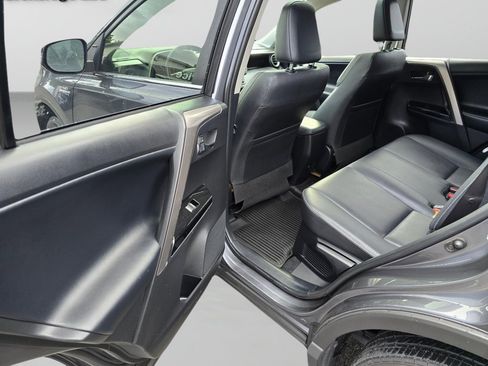 Used 2018 Toyota RAV4 Limited w/ Advanced Technology Package AWD/4WD image 25