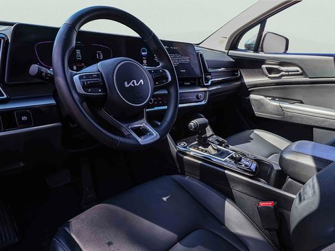 Certified 2024 Kia Sportage EX FWD image 8