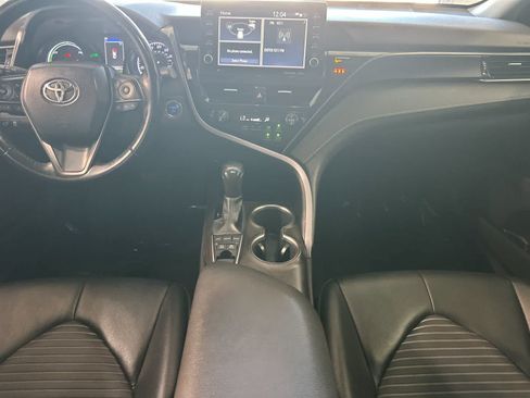 Used 2021 Toyota Camry SE w/ Audio Upgrade Package FWD image 4