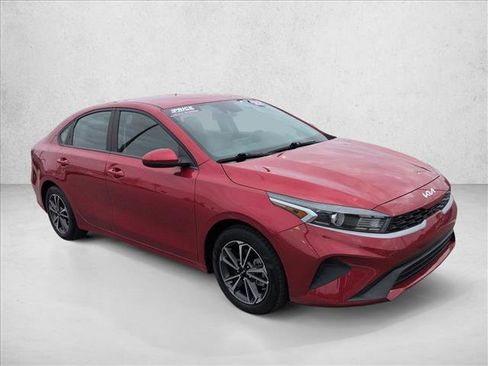 Used 2022 Kia Forte LXS image 3