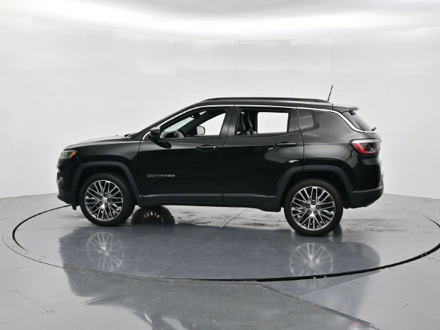 Used 2023 Jeep Compass Limited w/ Elite Group AWD/4WD image 7