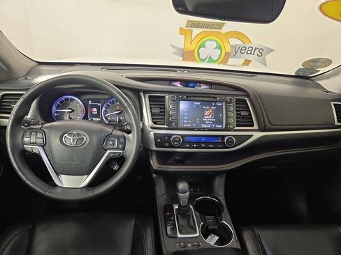Used 2017 Toyota Highlander Limited Platinum image 15