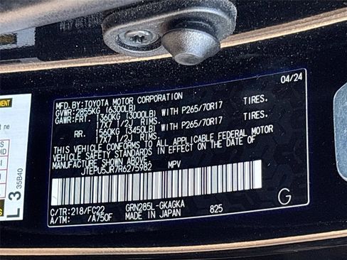 Used 2024 Toyota 4Runner TRD Off-Road image 32