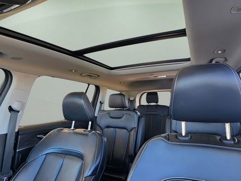 Used 2022 Jeep Grand Cherokee L Limited w/ Luxury Tech Group II image 15