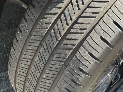 Used 2025 BMW iX xDrive50 w/ Sport Package image 18