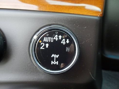 Used 2017 Cadillac Escalade Premium Luxury image 32