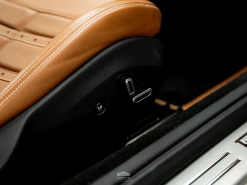 Used 2020 Ferrari Portofino RWD image 13