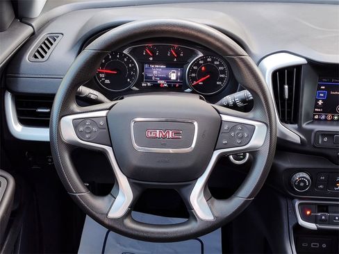 Used 2022 GMC Terrain SLE image 27