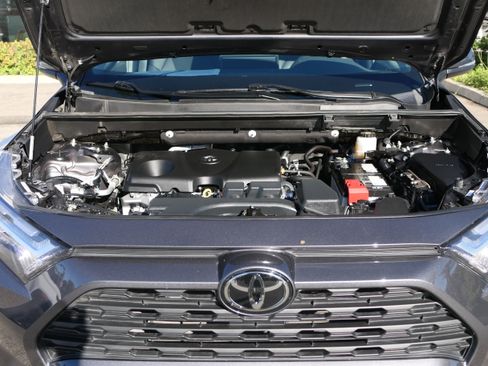 Used 2023 Toyota RAV4 XLE Premium FWD image 29