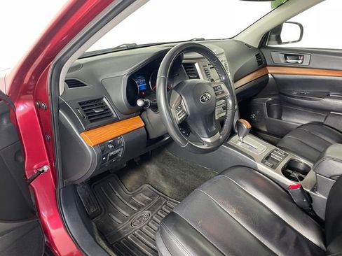 Used 2013 Subaru Outback 2.5i Limited AWD/4WD image 3