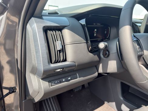 New 2026 Nissan Pathfinder SL AWD/4WD image 14