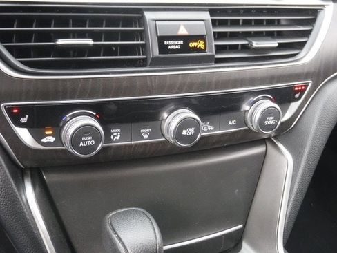 Used 2019 Honda Accord EX image 19