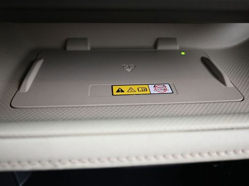 Used 2023 Toyota Highlander XLE image 27