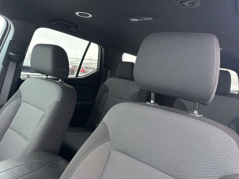 Used 2023 Chevrolet Traverse LT image 28