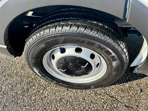 Used 2023 Ford Transit 250 Medium Roof image 32