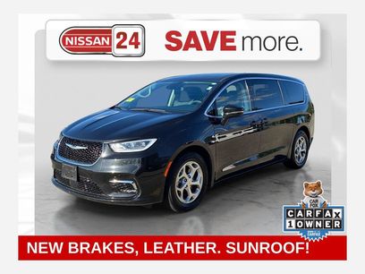 Used 2024 Chrysler Pacifica Limited