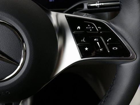 Used 2025 Mercedes-Benz GLC 350e 4MATIC image 20