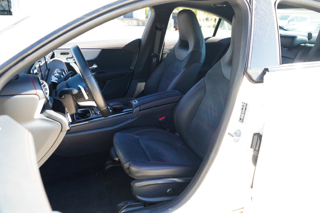 Used 2022 Mercedes-Benz CLA 250 4MATIC image 7