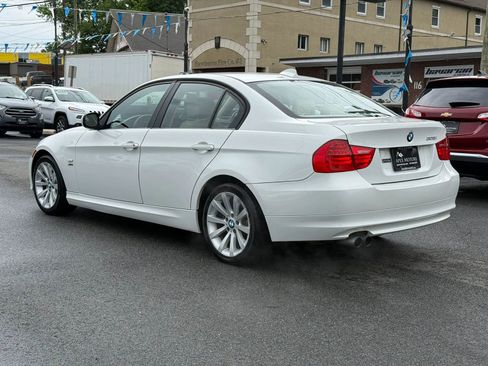 Used 2011 BMW 328i xDrive Sedan AWD/4WD image 5