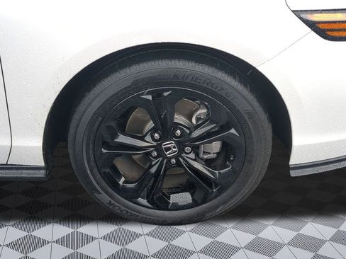 Used 2025 Honda Accord SE image 30
