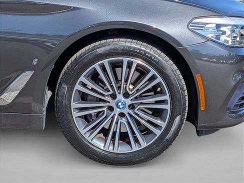 Used 2019 BMW 530e RWD image 25