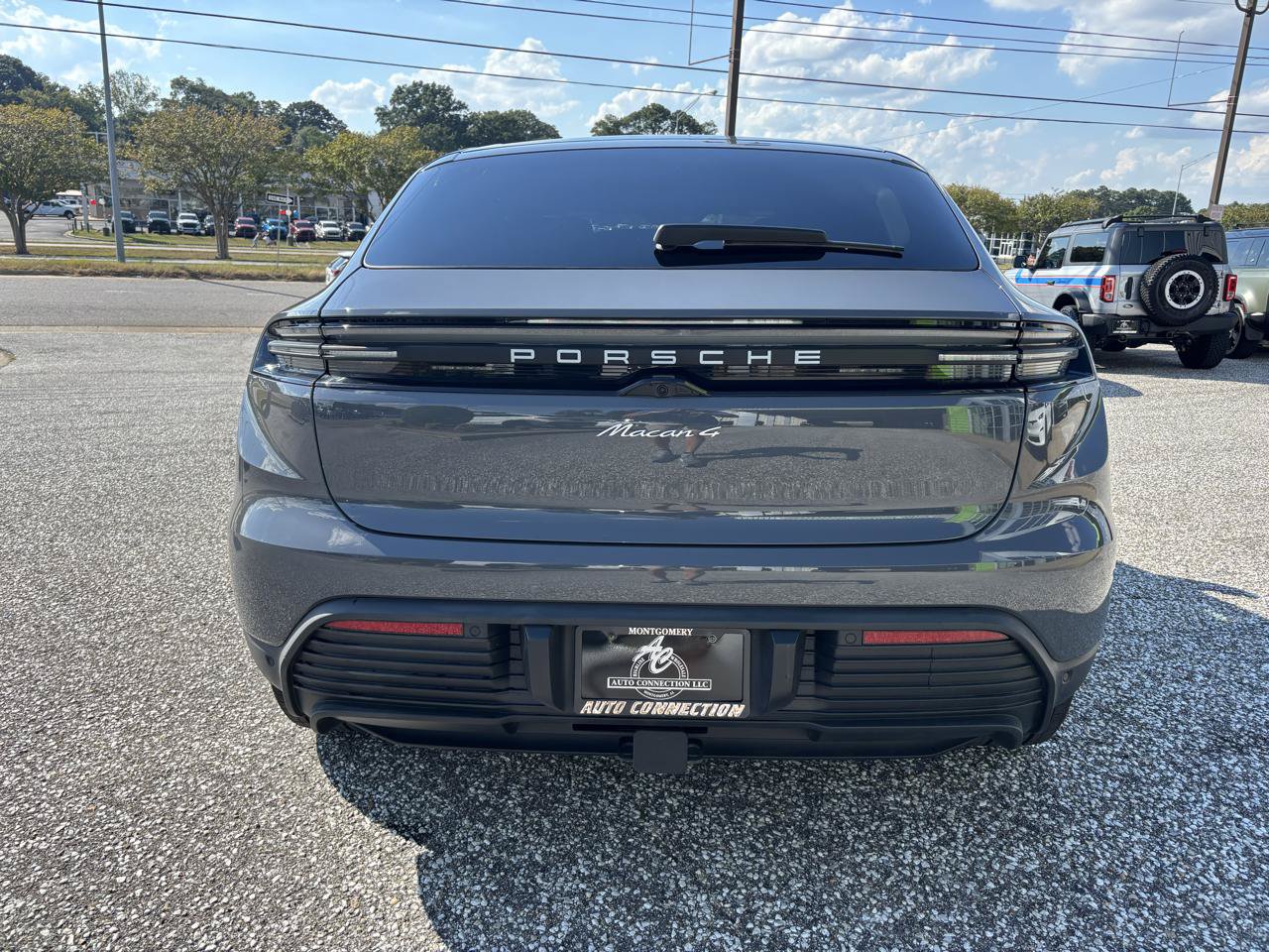 Used 2025 Porsche Macan 4 Electric AWD/4WD image 6