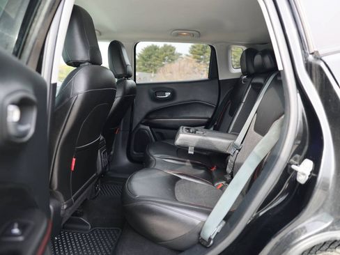 Used 2020 Jeep Compass Trailhawk AWD/4WD image 16