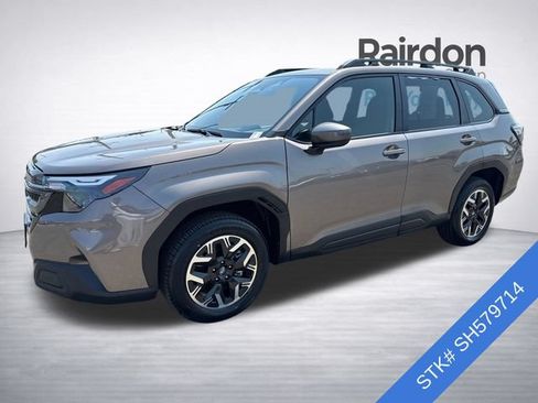 Used 2025 Subaru Forester Premium AWD/4WD image 3