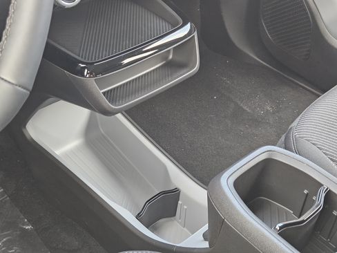 New 2027 Chevrolet Bolt LT w/ Comfort Package FWD image 15