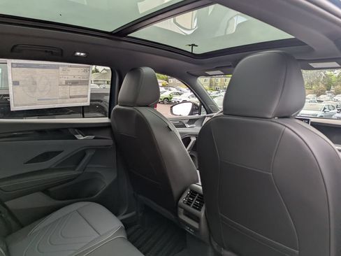 New 2026 Volkswagen Tiguan SE R-Line AWD/4WD image 32