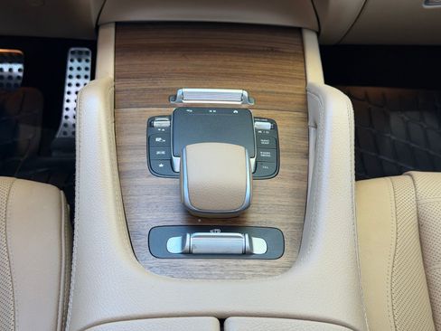 Used 2024 Mercedes-Benz GLS 580 4MATIC image 28