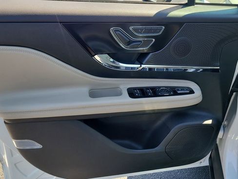 Used 2025 Lincoln Corsair Reserve w/ Jet Appearance Package image 14