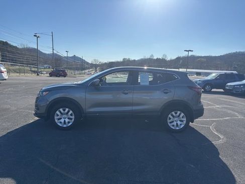 Used 2020 Nissan Rogue Sport S image 5