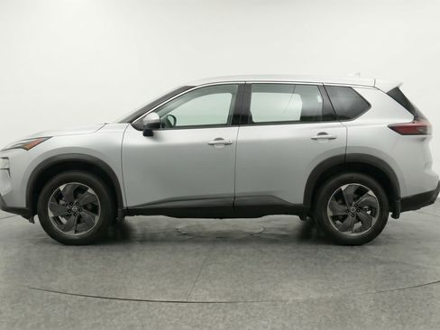 Used 2025 Nissan Rogue SV FWD image 5