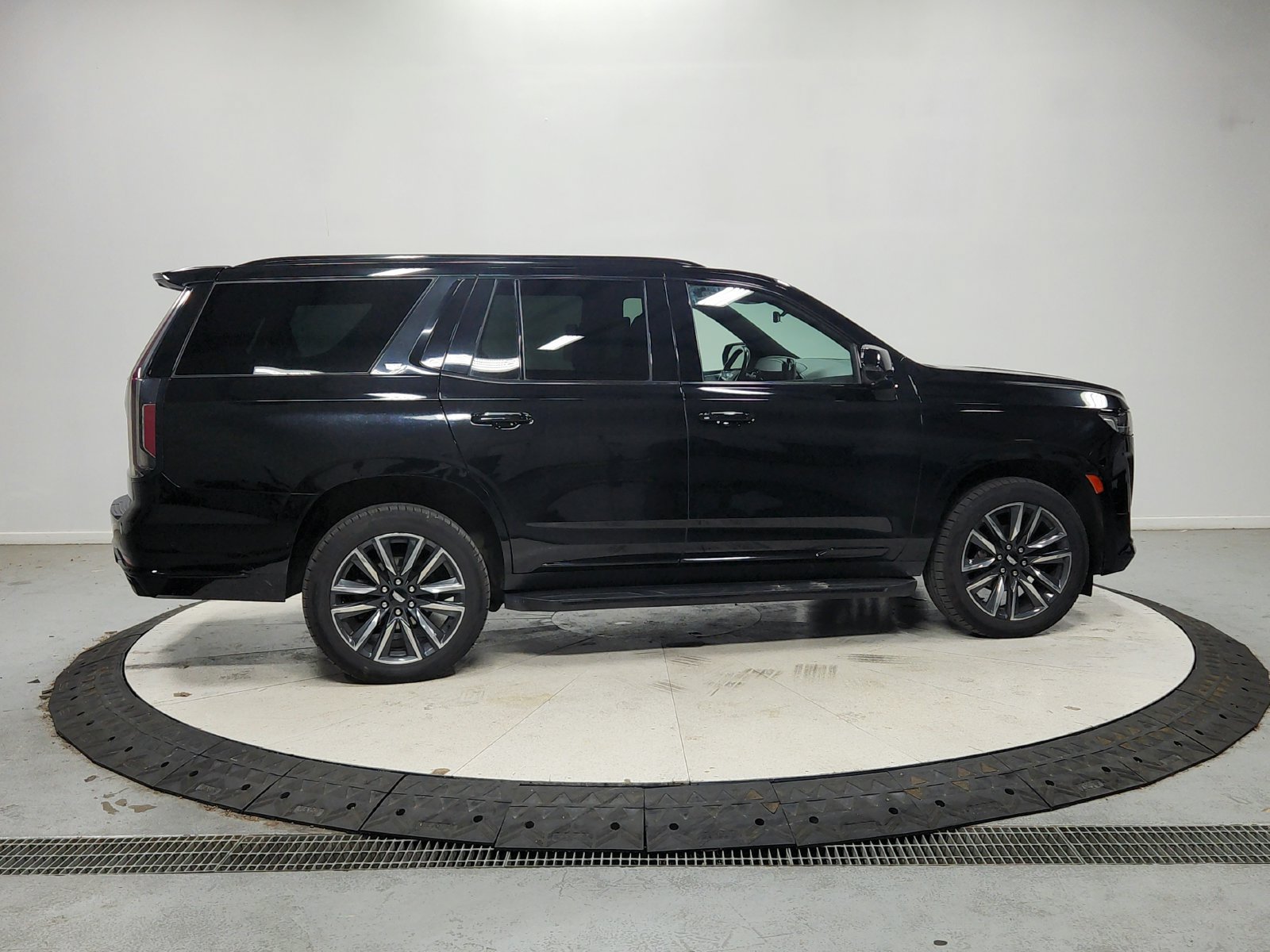 Used 2023 Cadillac Escalade Sport AWD/4WD image 9